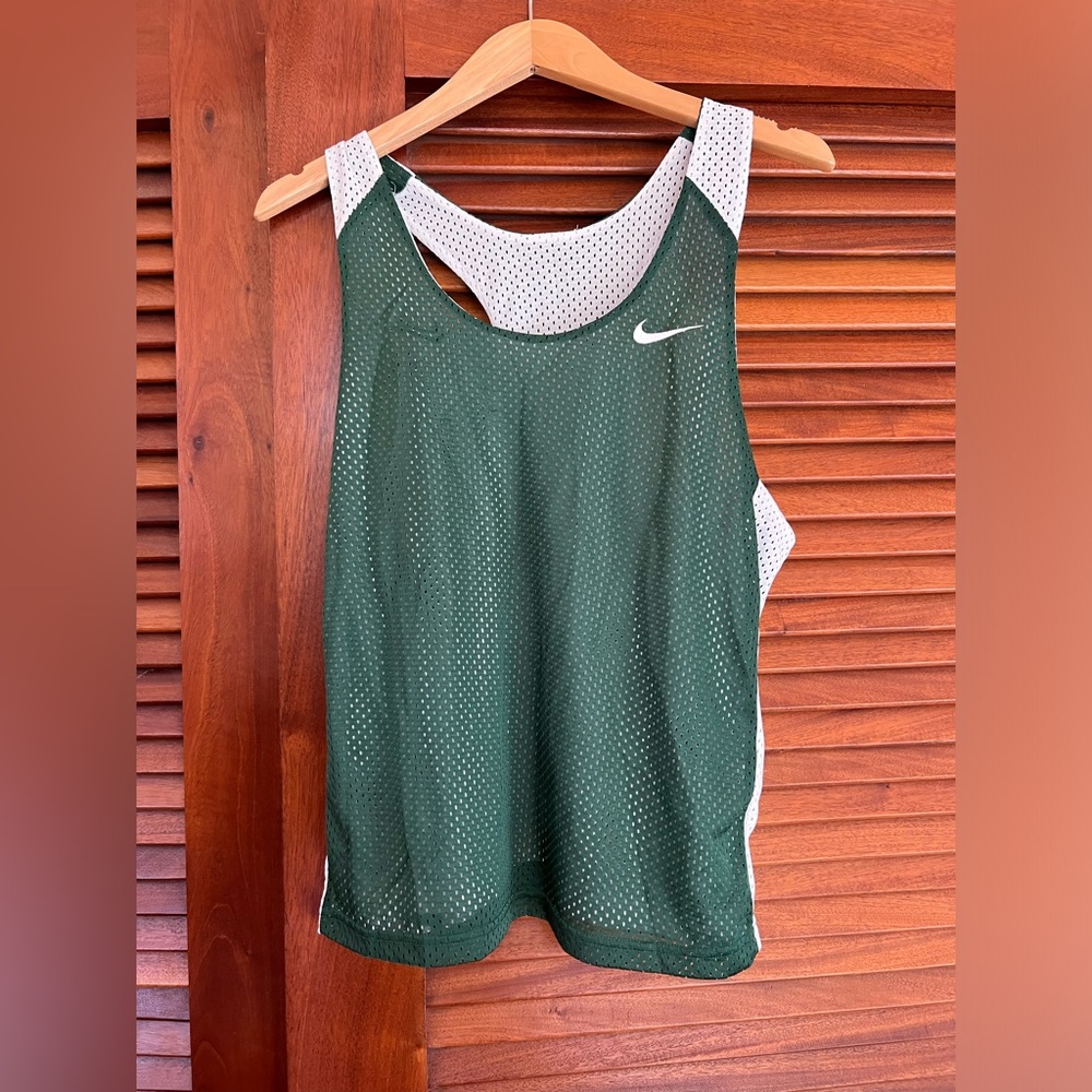 Nike — Reversible Green & White 2in1 Basketball Jersey
